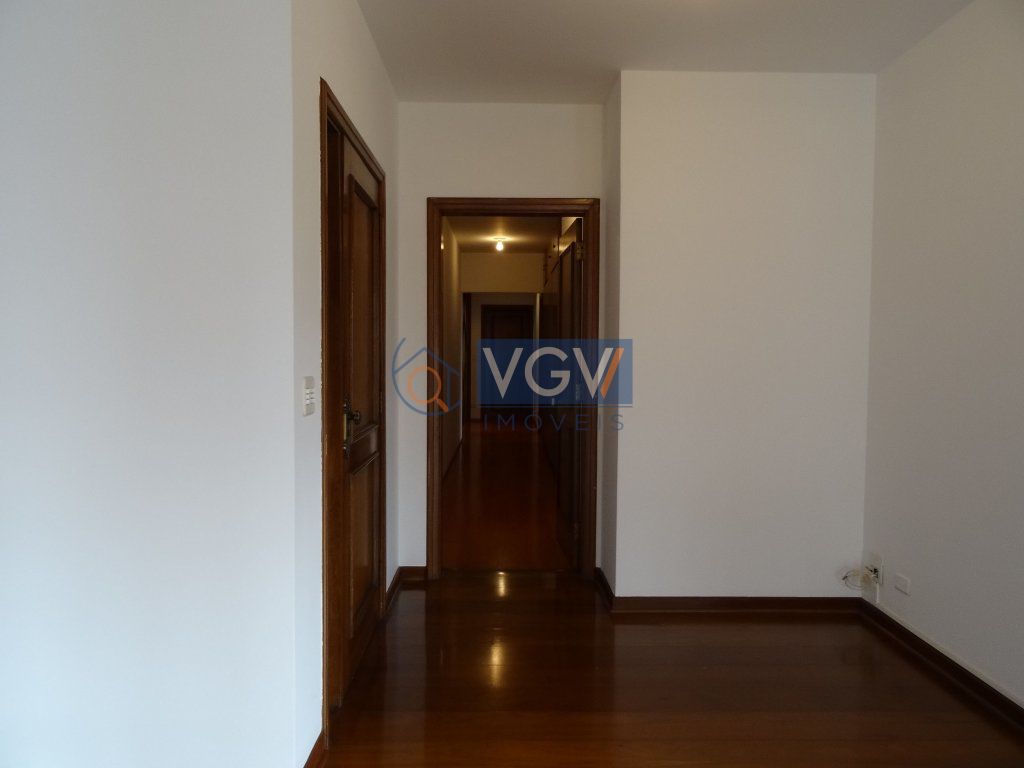 Apartamento para alugar com 3 quartos, 270m² - Foto 8