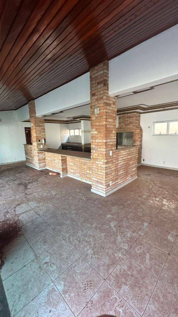 Casa à venda e aluguel com 5 quartos, 400m² - Foto 4