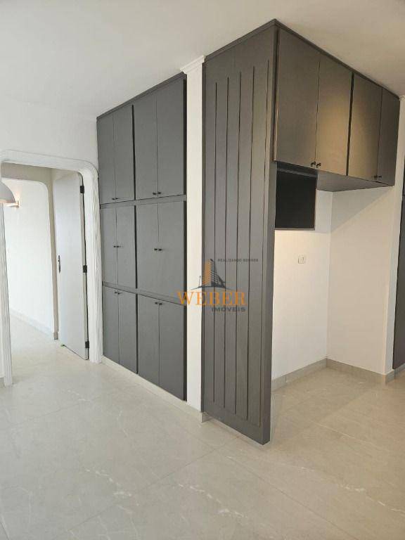 Apartamento à venda com 3 quartos, 180m² - Foto 3