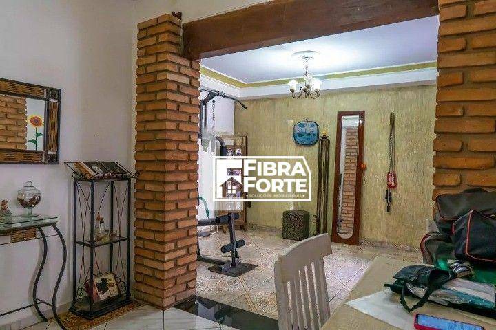 Casa, 4 quartos, 113 m² - Foto 1