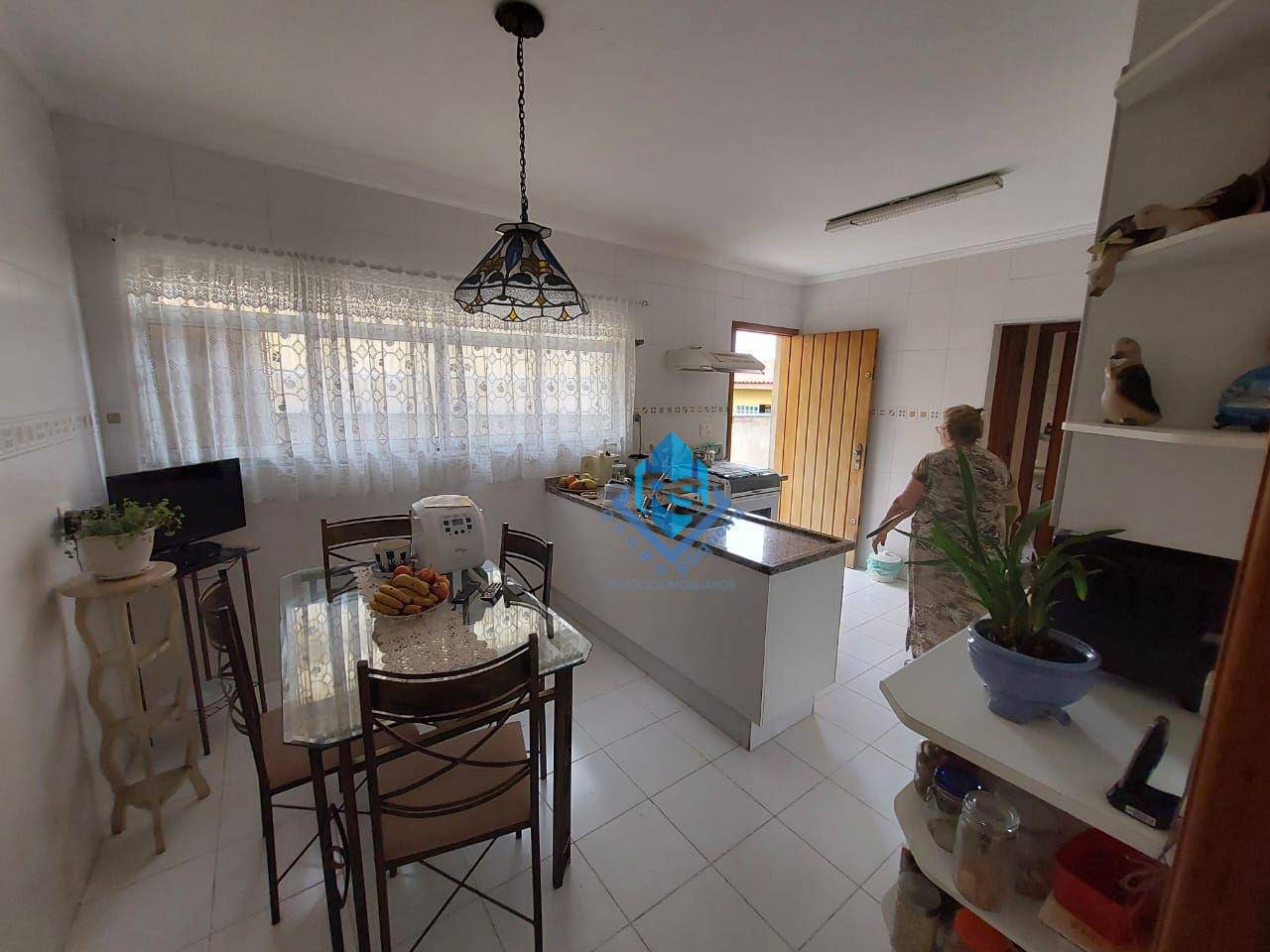 Casa à venda com 4 quartos, 201m² - Foto 6