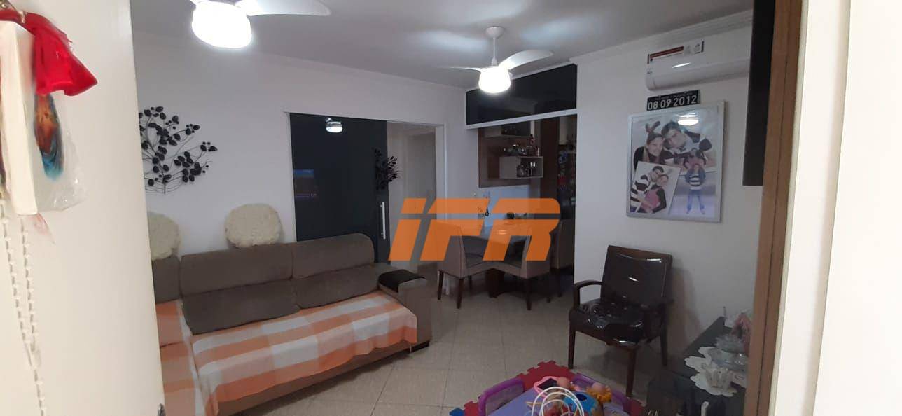 Apartamento à venda com 3 quartos, 76m² - Foto 1