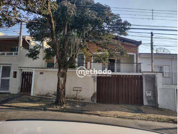 Casa à venda com 3 quartos, 194m² - Foto 1