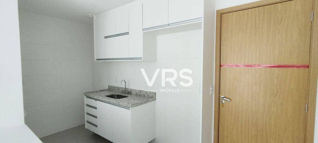 Apartamento à venda com 2 quartos, 63m² - Foto 7