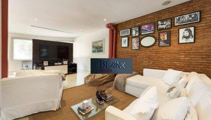 Casa para alugar com 4 quartos, 575m² - Foto 2