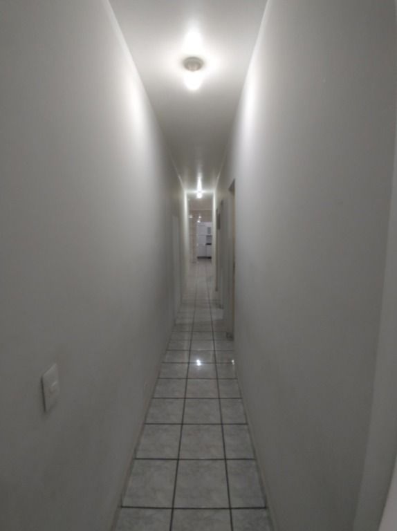 Casa à venda com 2 quartos, 210m² - Foto 4