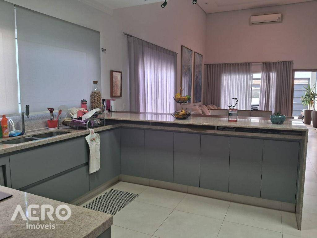 Casa à venda com 3 quartos, 231m² - Foto 10
