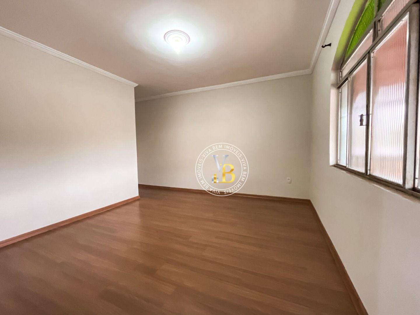 Casa para alugar com 4 quartos, 240m² - Foto 7
