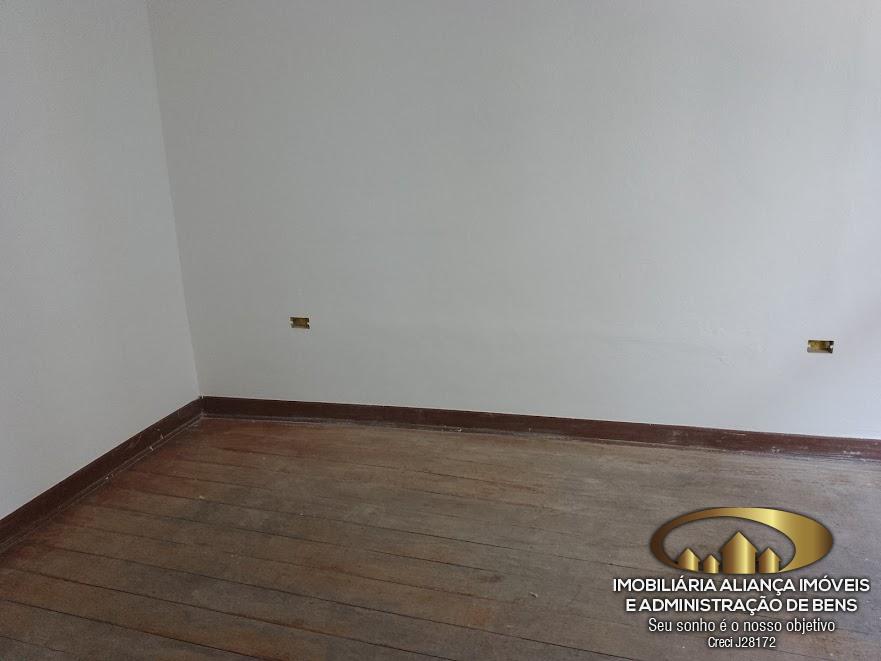 Casa para alugar com 4 quartos, 250m² - Foto 24