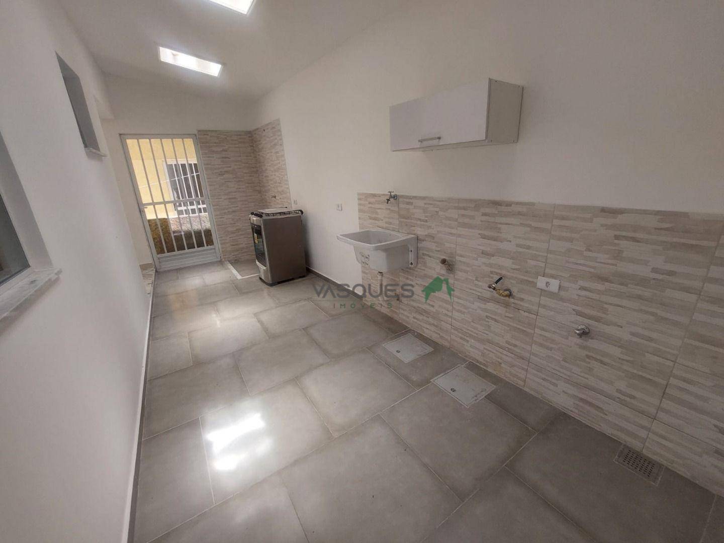 Casa para alugar com 2 quartos, 100m² - Foto 16