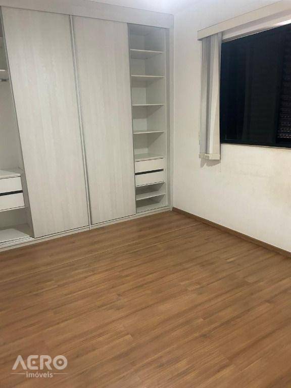 Apartamento à venda com 2 quartos, 70m² - Foto 9