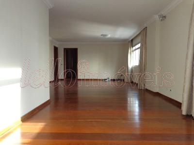 Apartamento à venda com 3 quartos, 189m² - Foto 2