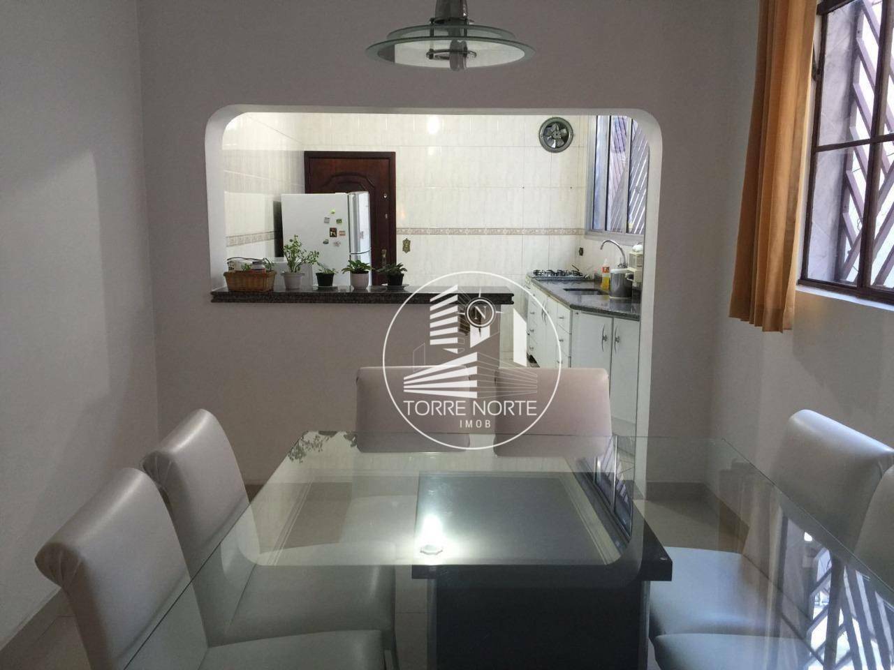 Sobrado à venda com 6 quartos, 168m² - Foto 1