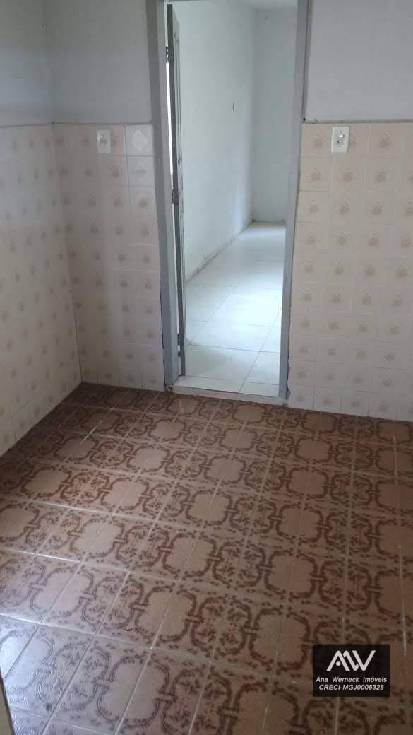 Casa à venda com 5 quartos, 200m² - Foto 10