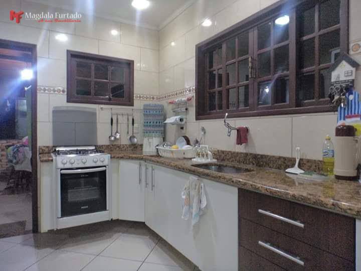 Casa à venda com 3 quartos, 170m² - Foto 4