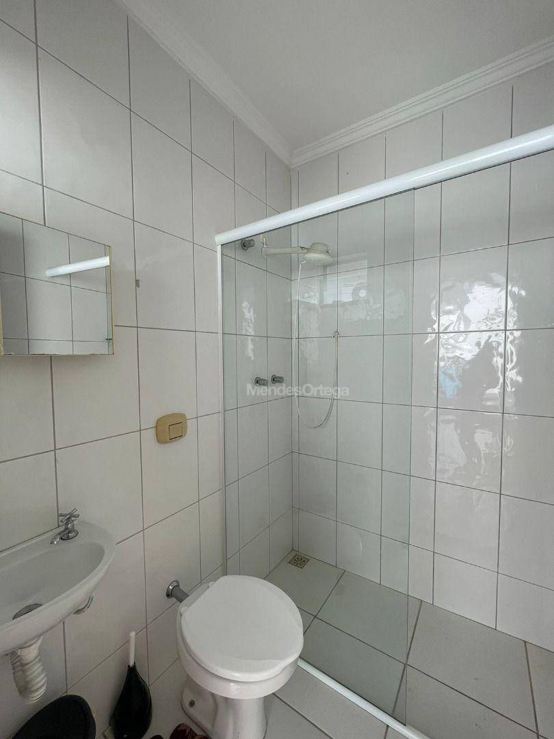 Casa de Condomínio para alugar com 3 quartos, 182m² - Foto 4