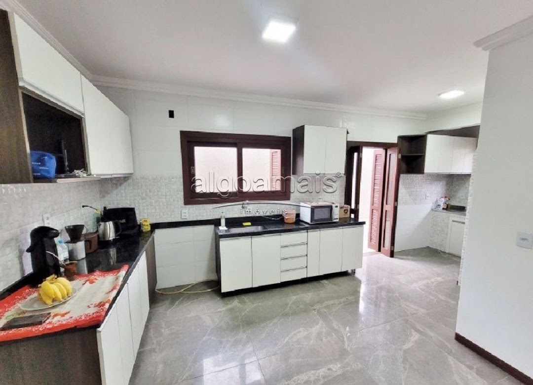 Casa à venda com 4 quartos, 215m² - Foto 17