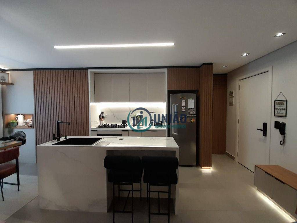 Apartamento à venda com 2 quartos, 84m² - Foto 2