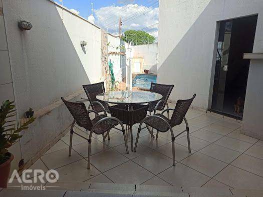 Casa à venda com 3 quartos, 310m² - Foto 17