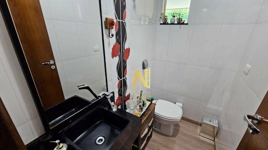 Casa de Condomínio à venda com 3 quartos, 227m² - Foto 4