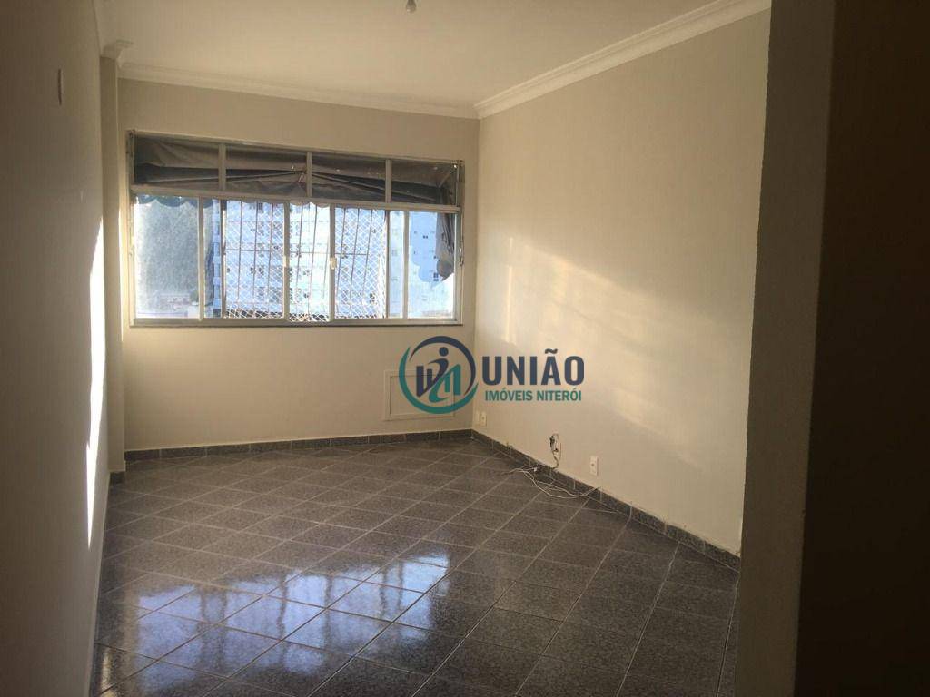 Apartamento à venda com 2 quartos, 62m² - Foto 2