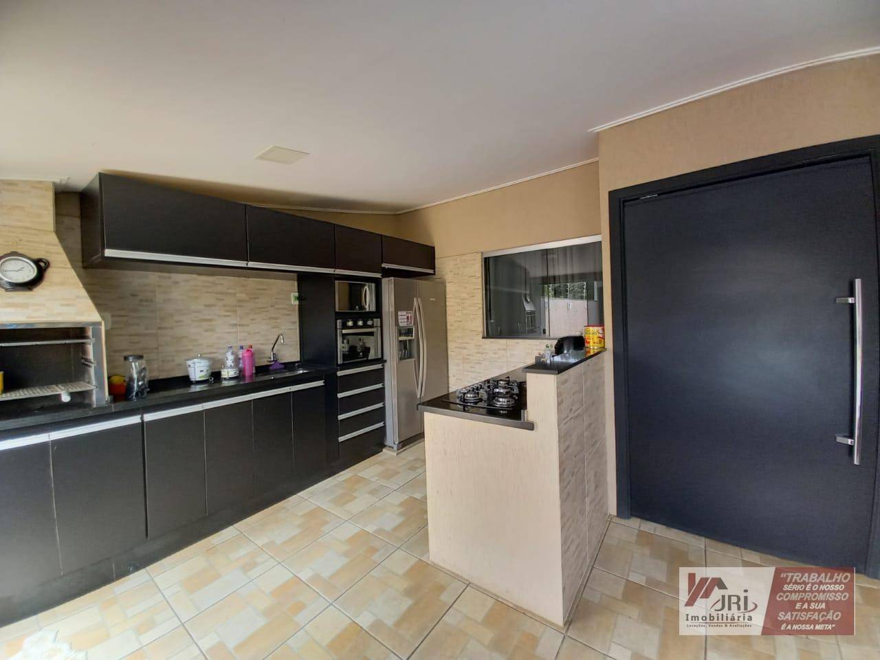 Casa à venda com 3 quartos, 250m² - Foto 17