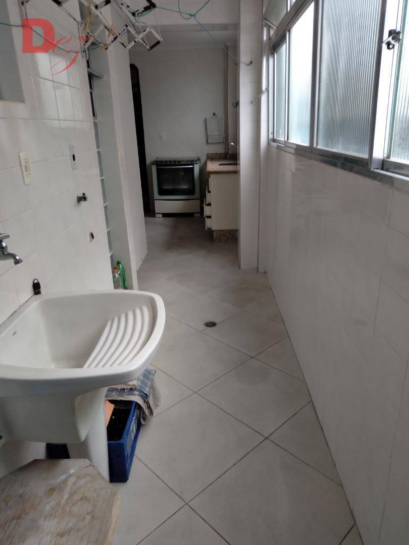 Apartamento à venda com 3 quartos, 135m² - Foto 9