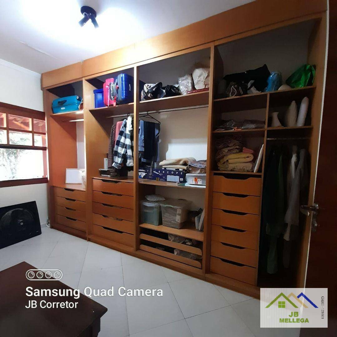 Casa à venda com 3 quartos, 300m² - Foto 16