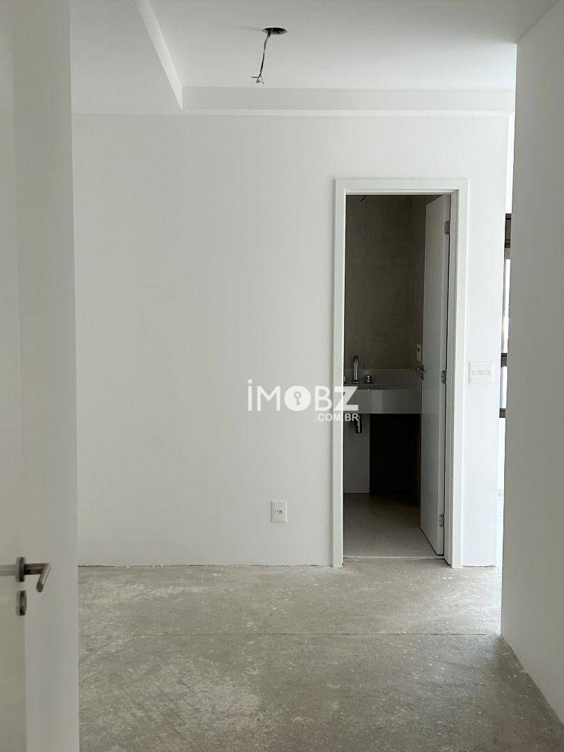 Apartamento à venda com 4 quartos, 158m² - Foto 27