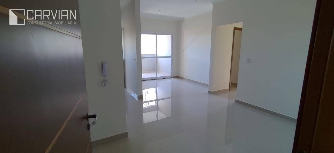 Apartamento à venda com 2 quartos, 82m² - Foto 2