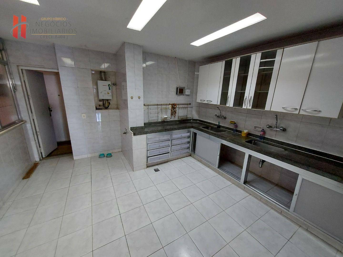 Apartamento à venda com 3 quartos, 210m² - Foto 39