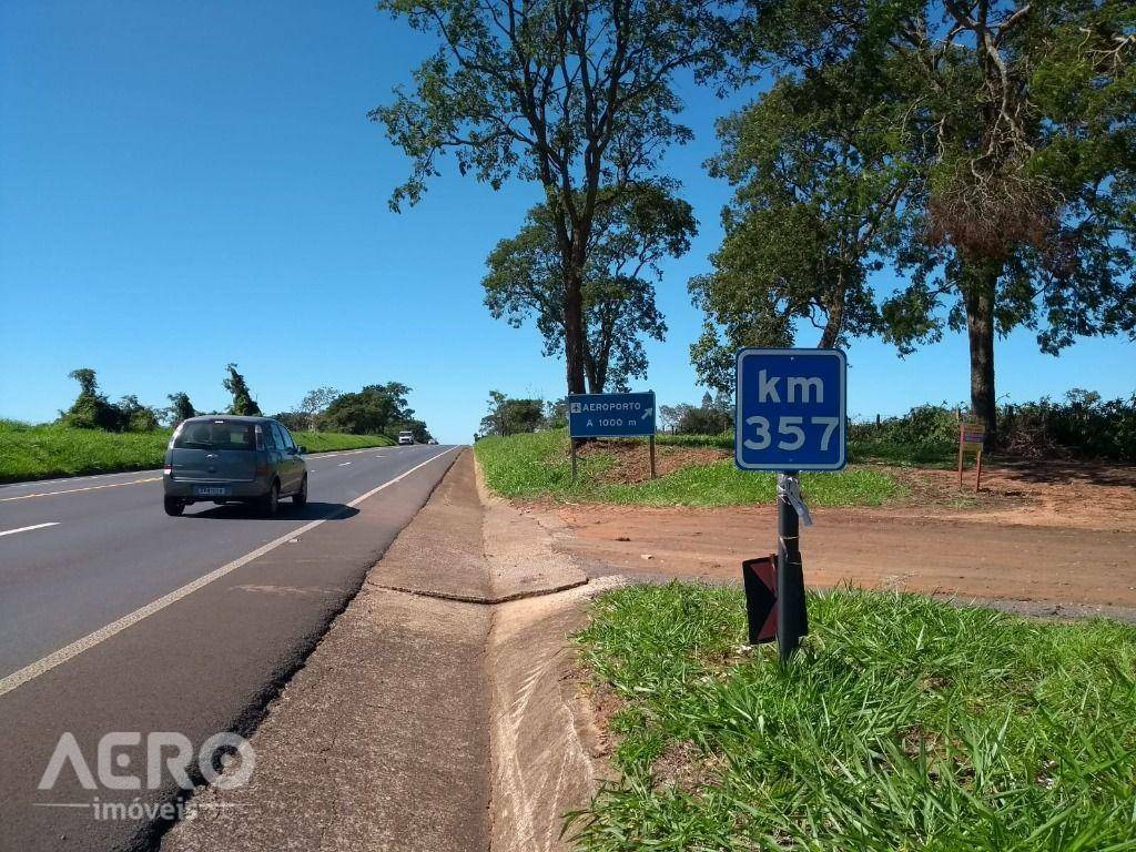 Chácara à venda com 8 quartos, 1000m² - Foto 44