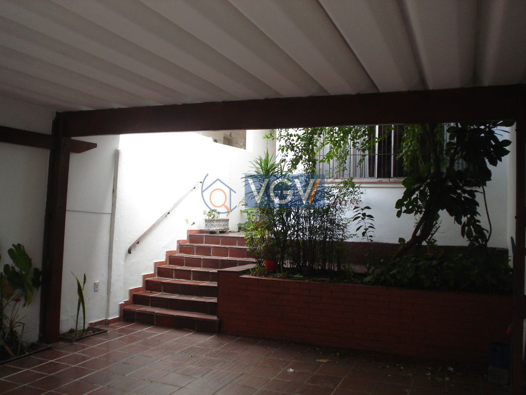 Casa à venda e aluguel com 2 quartos, 130m² - Foto 5