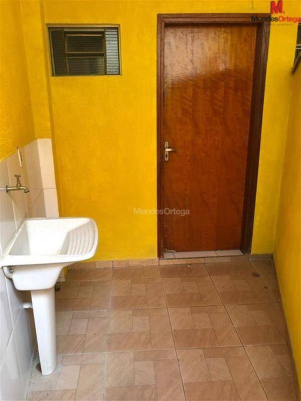 Casa para alugar com 1 quarto, 50m² - Foto 3