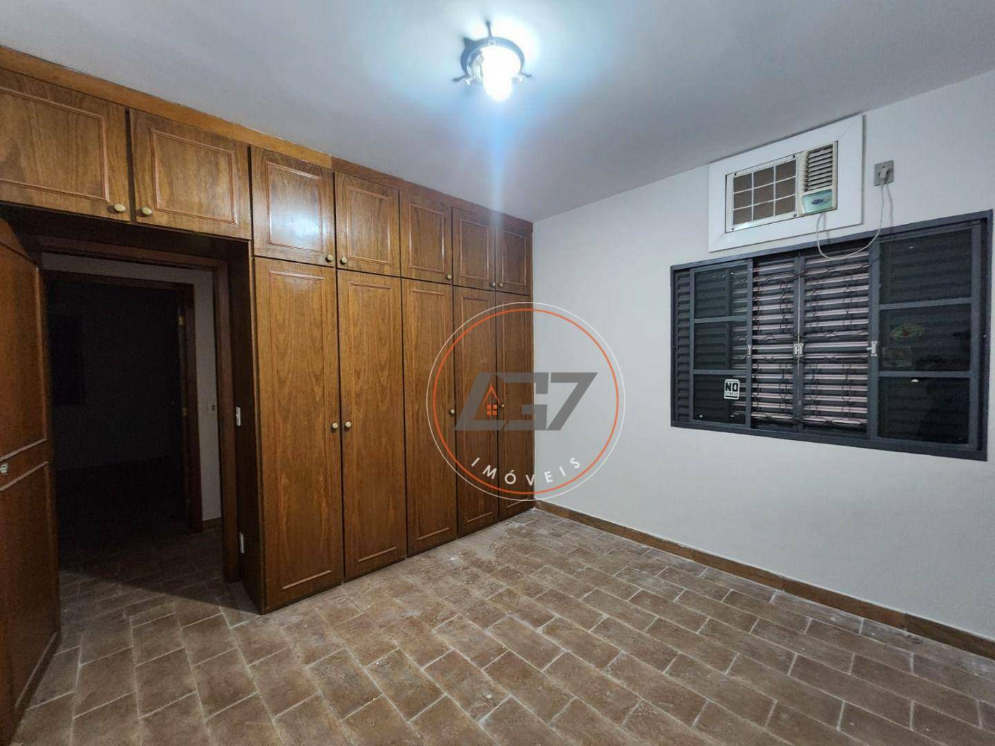 Casa para alugar com 3 quartos, 300M2 - Foto 8