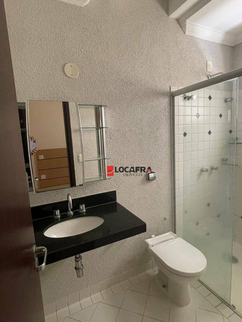 Casa de Condomínio para alugar com 3 quartos, 259m² - Foto 18