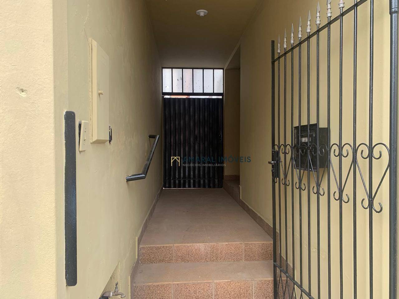 Casa, 4 quartos, 241 m² - Foto 1