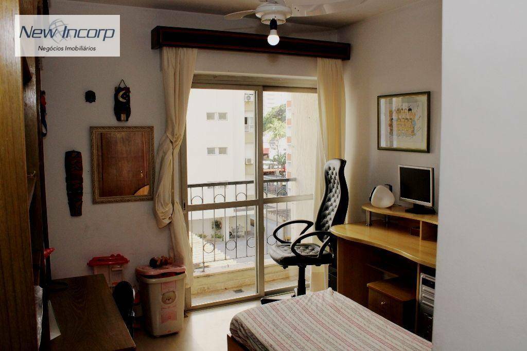 Apartamento à venda com 3 quartos, 150m² - Foto 18