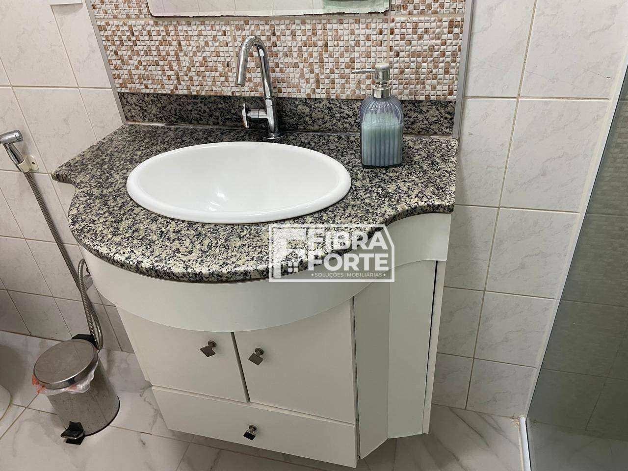 Casa à venda com 2 quartos, 120m² - Foto 13