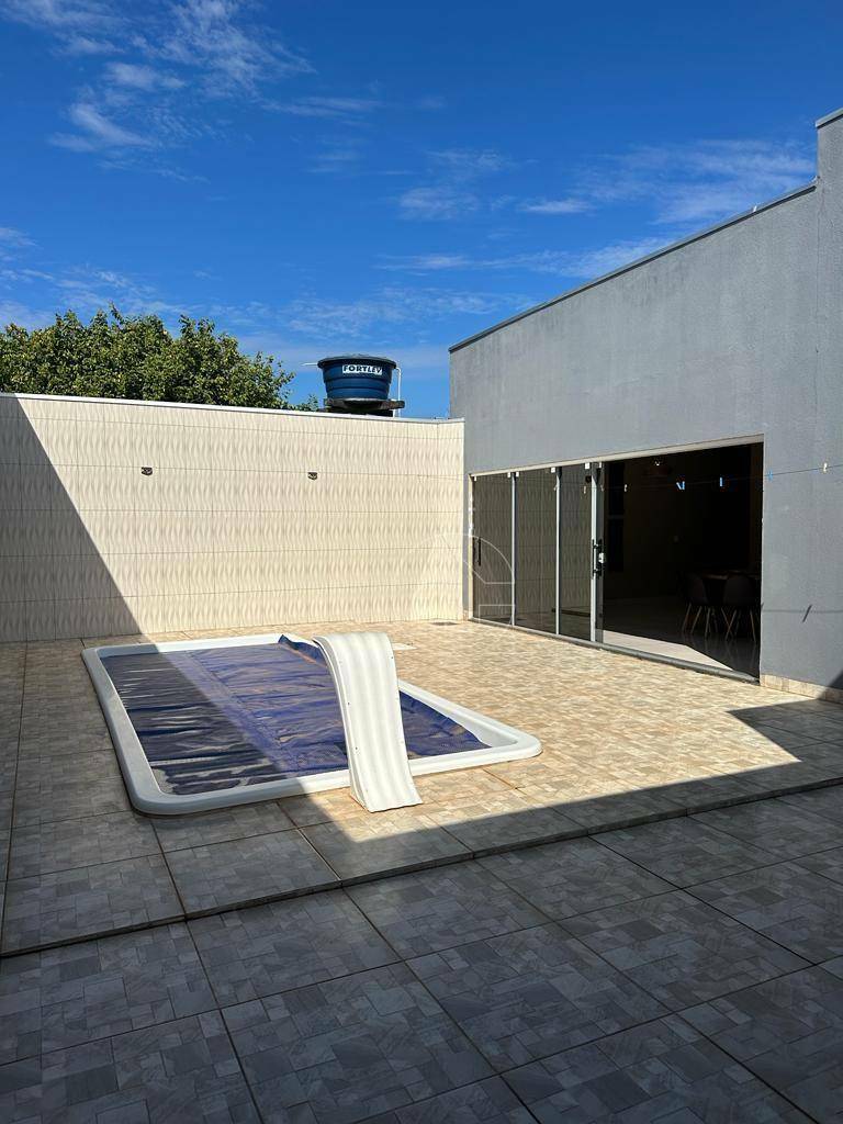 Casa à venda com 3 quartos, 2m² - Foto 4