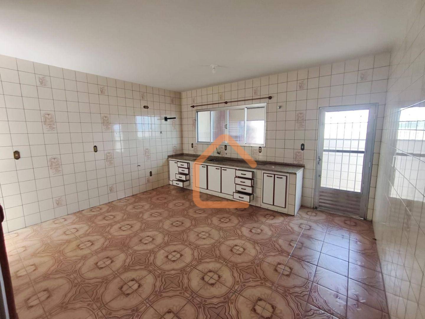 Casa, 3 quartos, 205 m² - Foto 3