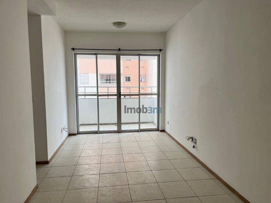 Apartamento à venda com 3 quartos, 71m² - Foto 2