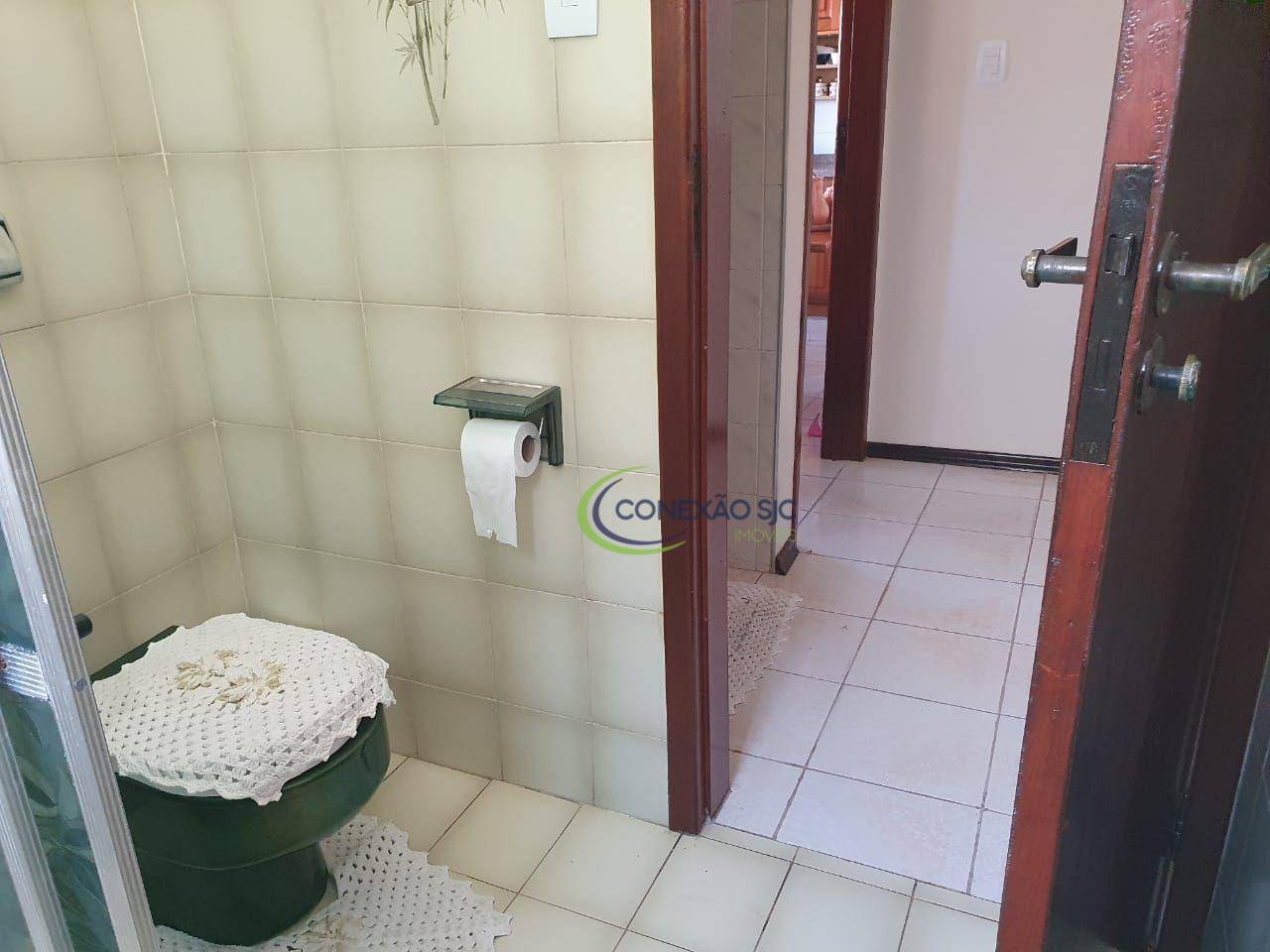 Sobrado à venda e aluguel com 3 quartos, 236m² - Foto 8