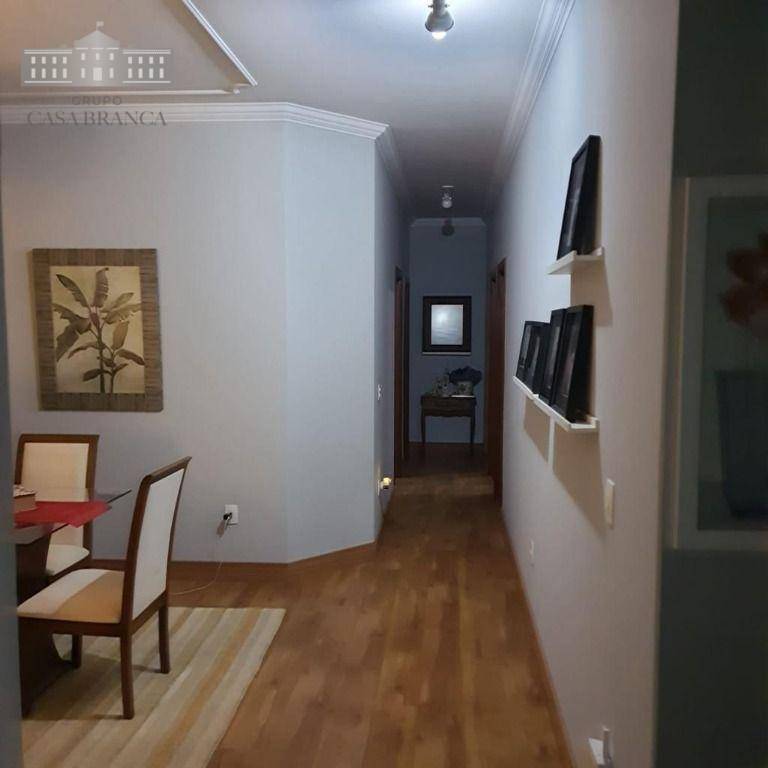 Casa à venda com 3 quartos, 209m² - Foto 7