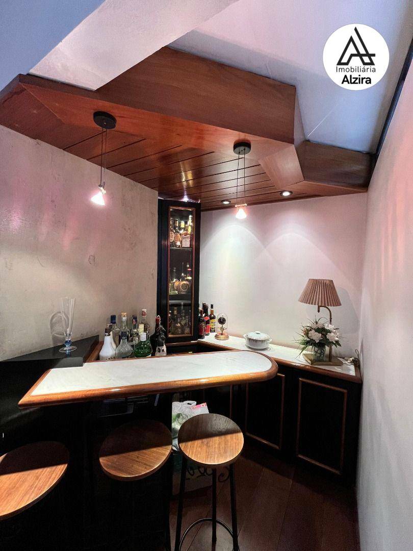 Apartamento para alugar com 4 quartos, 187m² - Foto 4