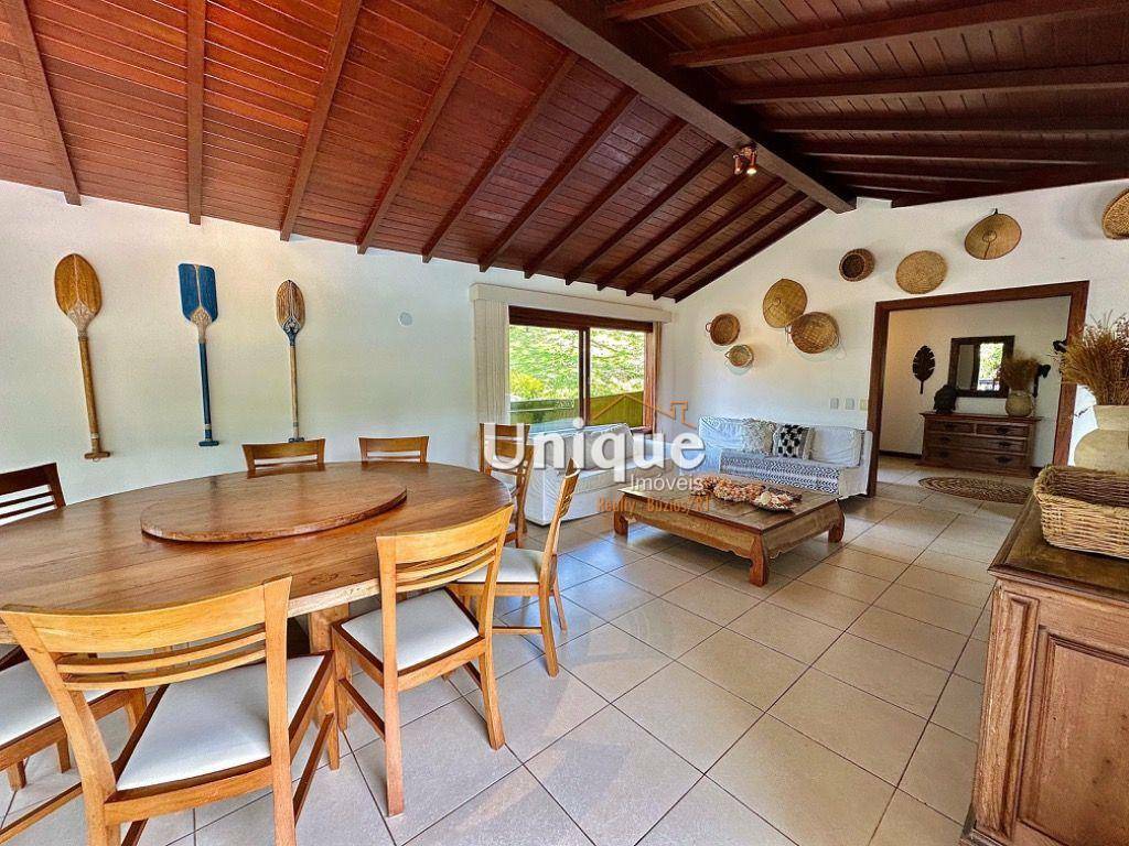 Casa de Condomínio à venda com 4 quartos, 250m² - Foto 2