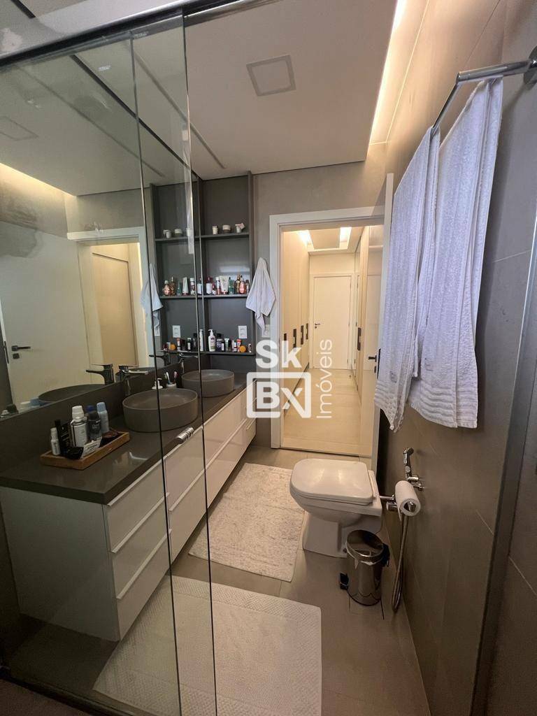 Apartamento à venda com 3 quartos, 198m² - Foto 19