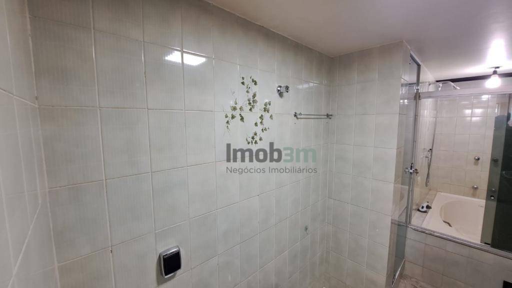 Apartamento à venda com 5 quartos, 240m² - Foto 17