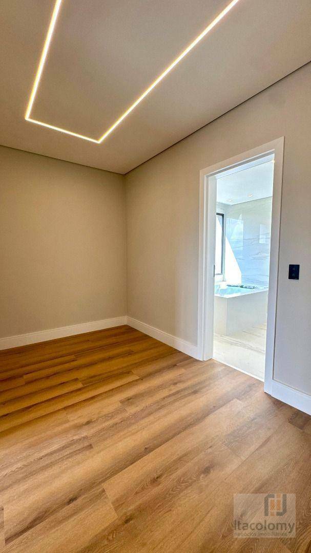 Casa de Condomínio à venda com 3 quartos, 335m² - Foto 3