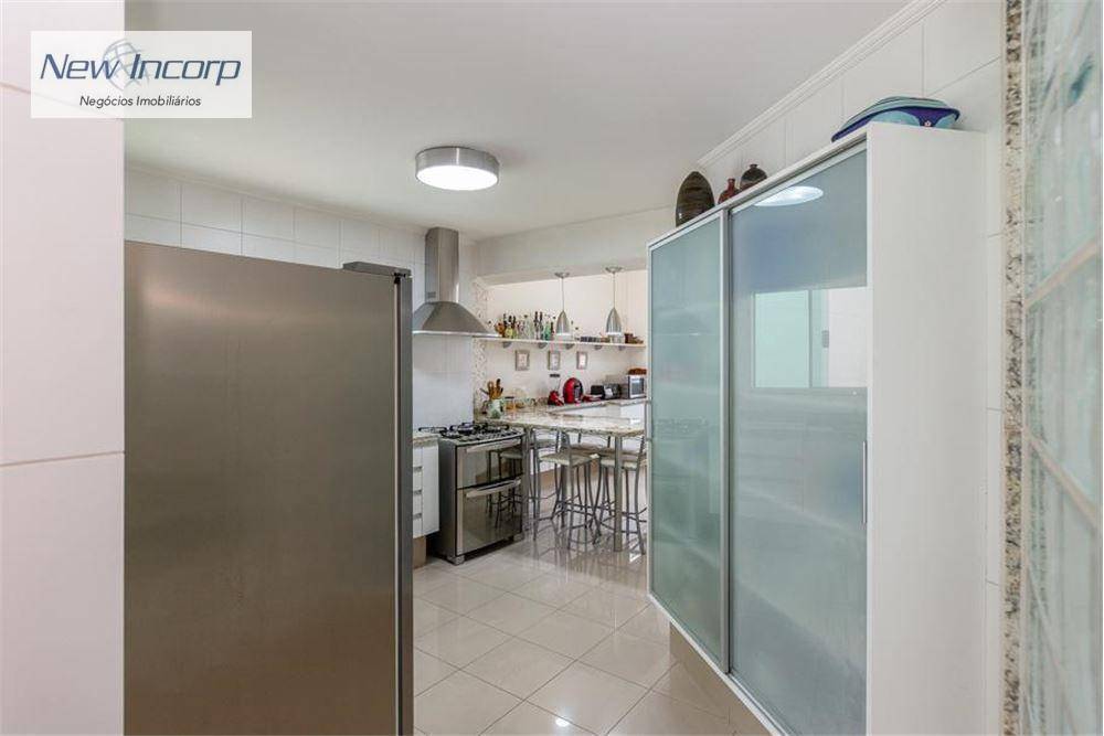 Sobrado à venda com 4 quartos, 307m² - Foto 6